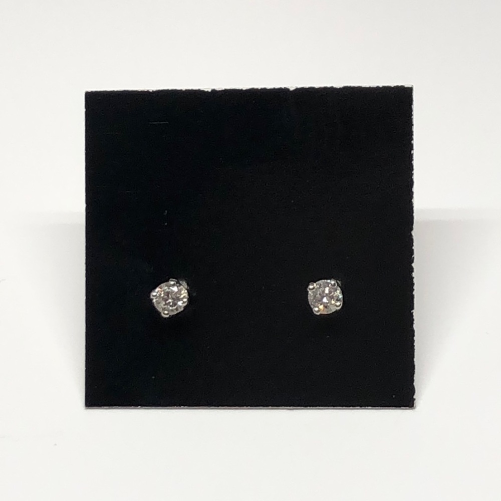 REAL DIAMONDS 1/6 cttw round diamond earrings